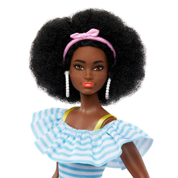 Barbie Doll with Roller Skates, Trendy Clothes with Storytelling Accessories ...